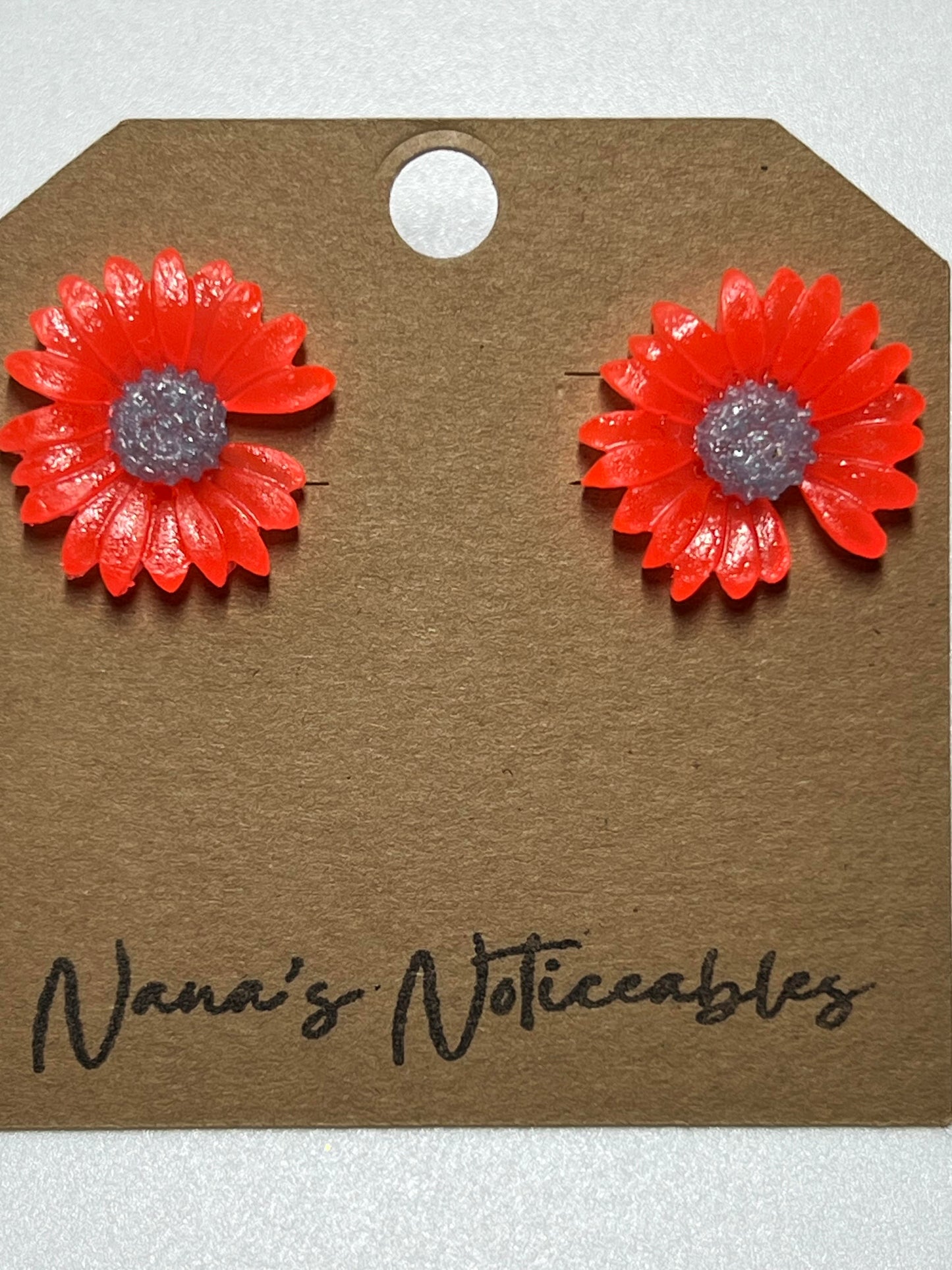 RESIN  GLOW IN THE DARK DAISY'S