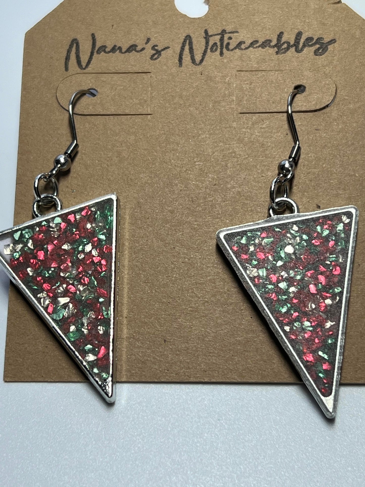 RESIN & METAL TRIANGLE IN RED, GREEN & SILVER GLITTER
