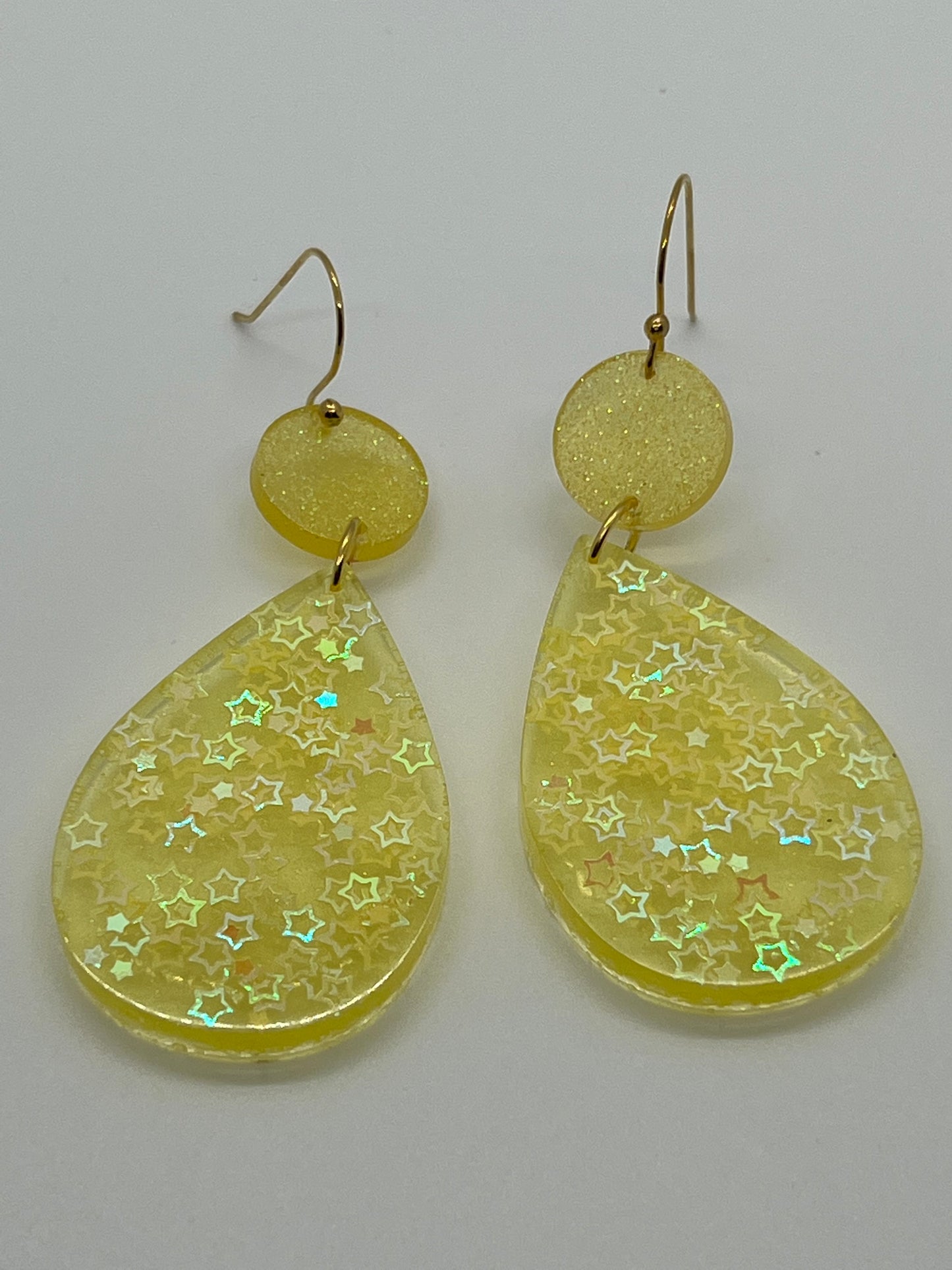 RESIN TEAR DROP TRANSLUCENT YELLOW WITH STARS AND CIRCLE DROP IN YELLOW MULTI GLITTER