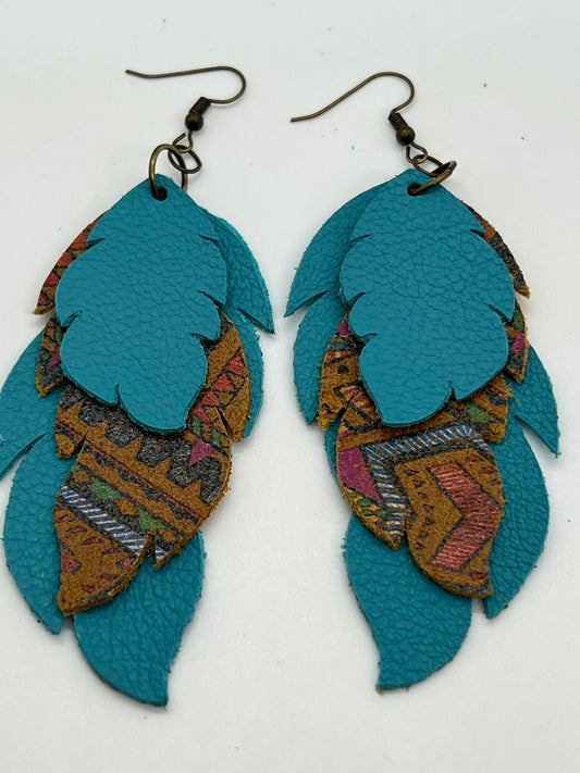 LEATHER 3 LAYER DROP FEATHERS TEAL AND AZTEC PATTERN