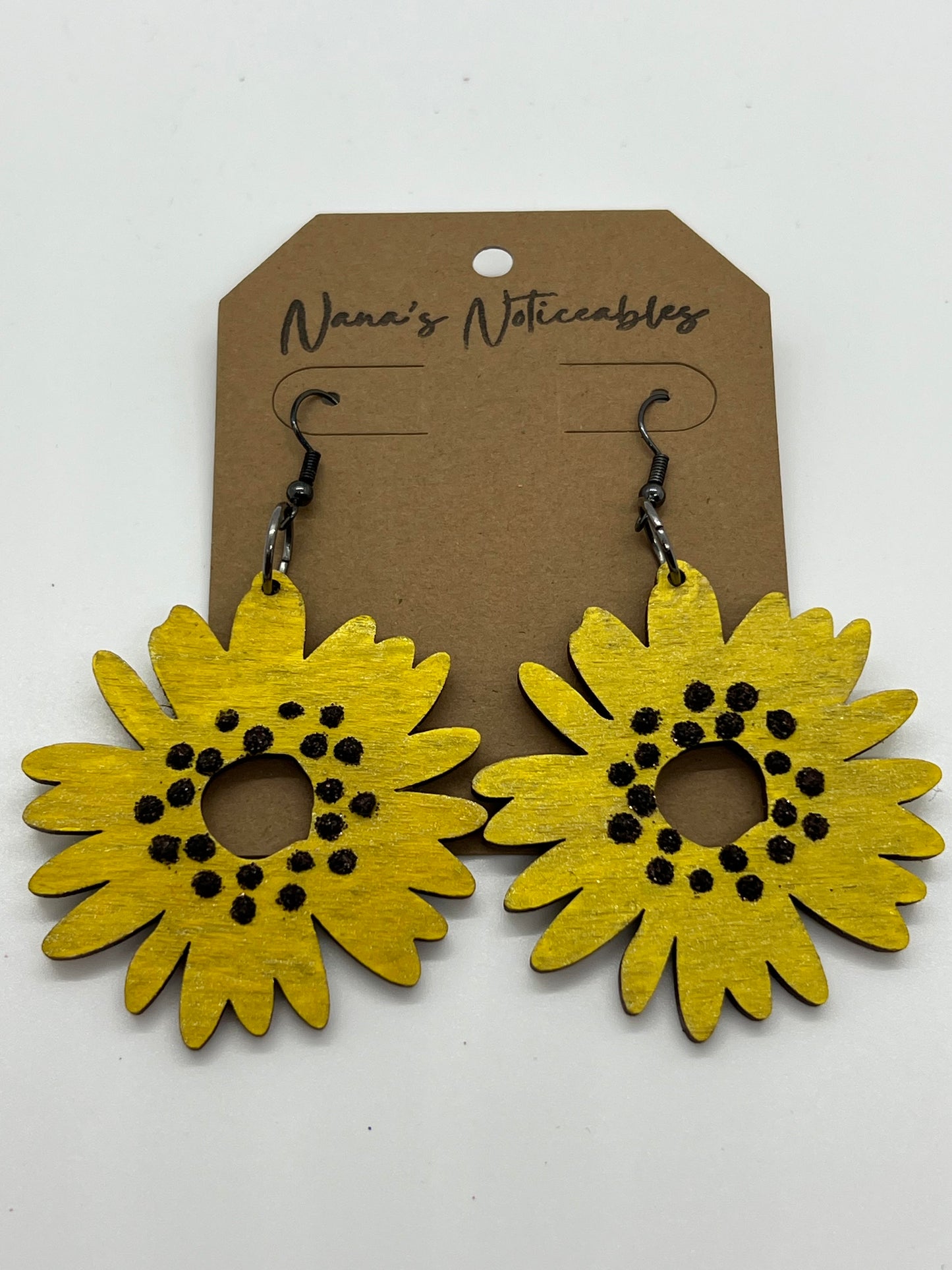 WOOD SUN FLOWER WITH IN YELLOW STAIN