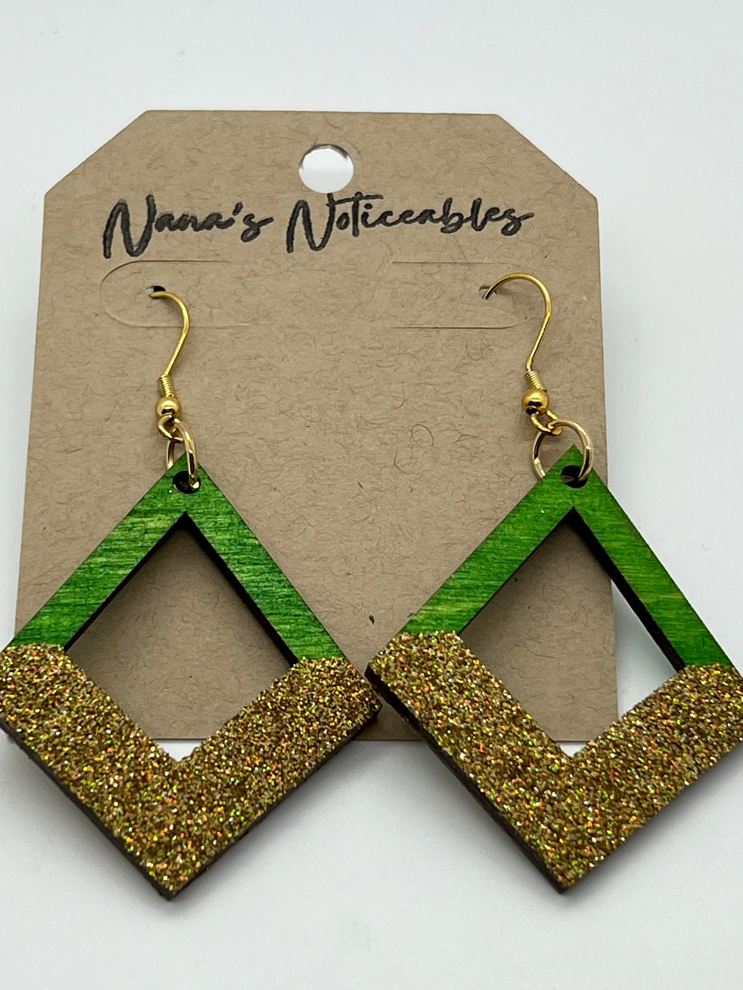 WOOD STAINED & GLITTERED TRIANGLE GREEN/GOLD