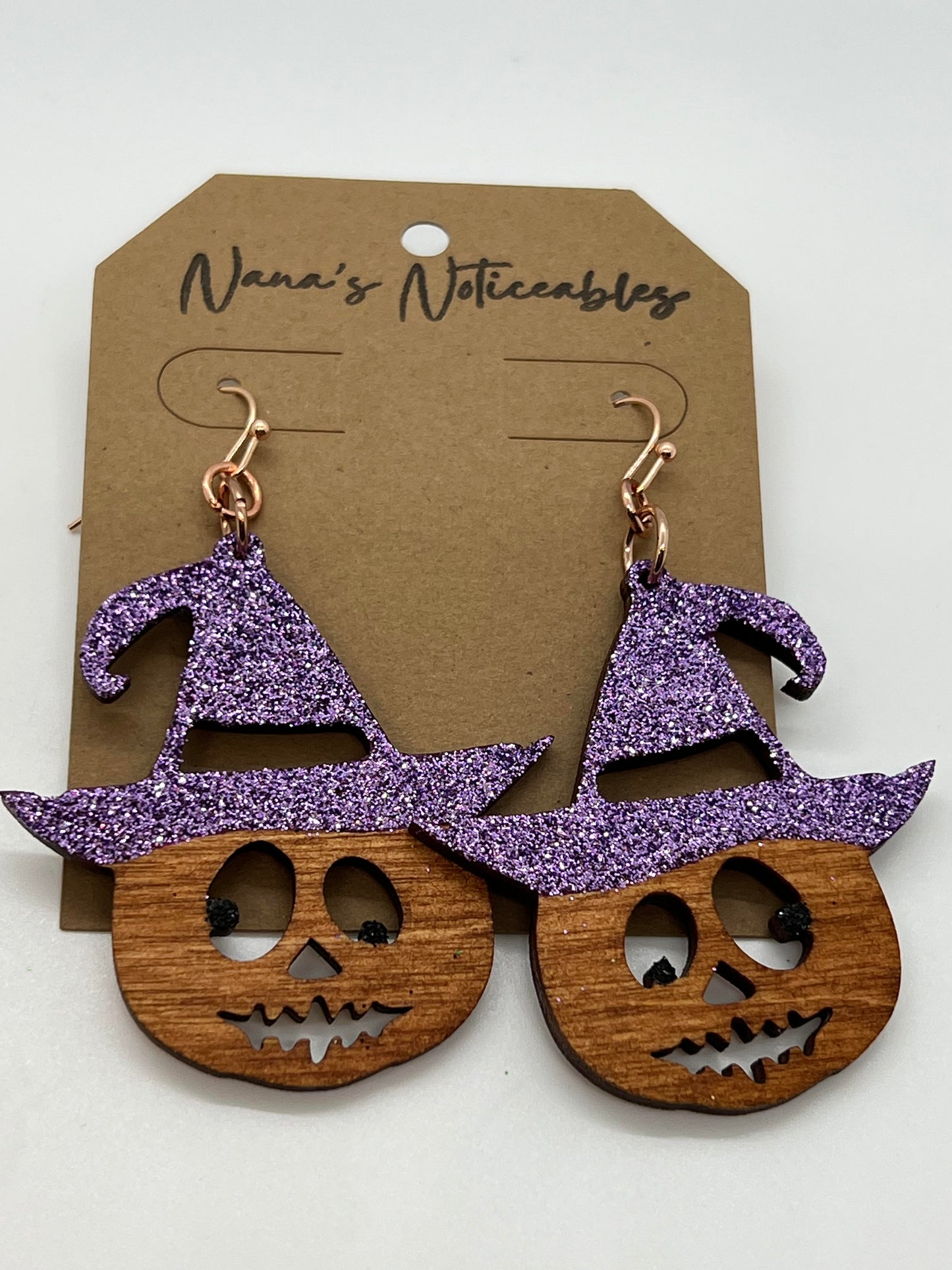 WOOD SCARECROW IN STAINED & PURPLE GLITTER