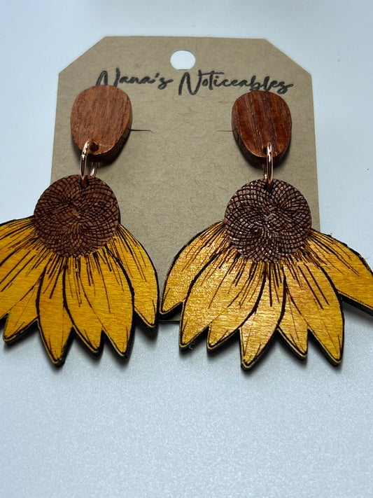 WOOD STAINED SUNFLOWER DROP