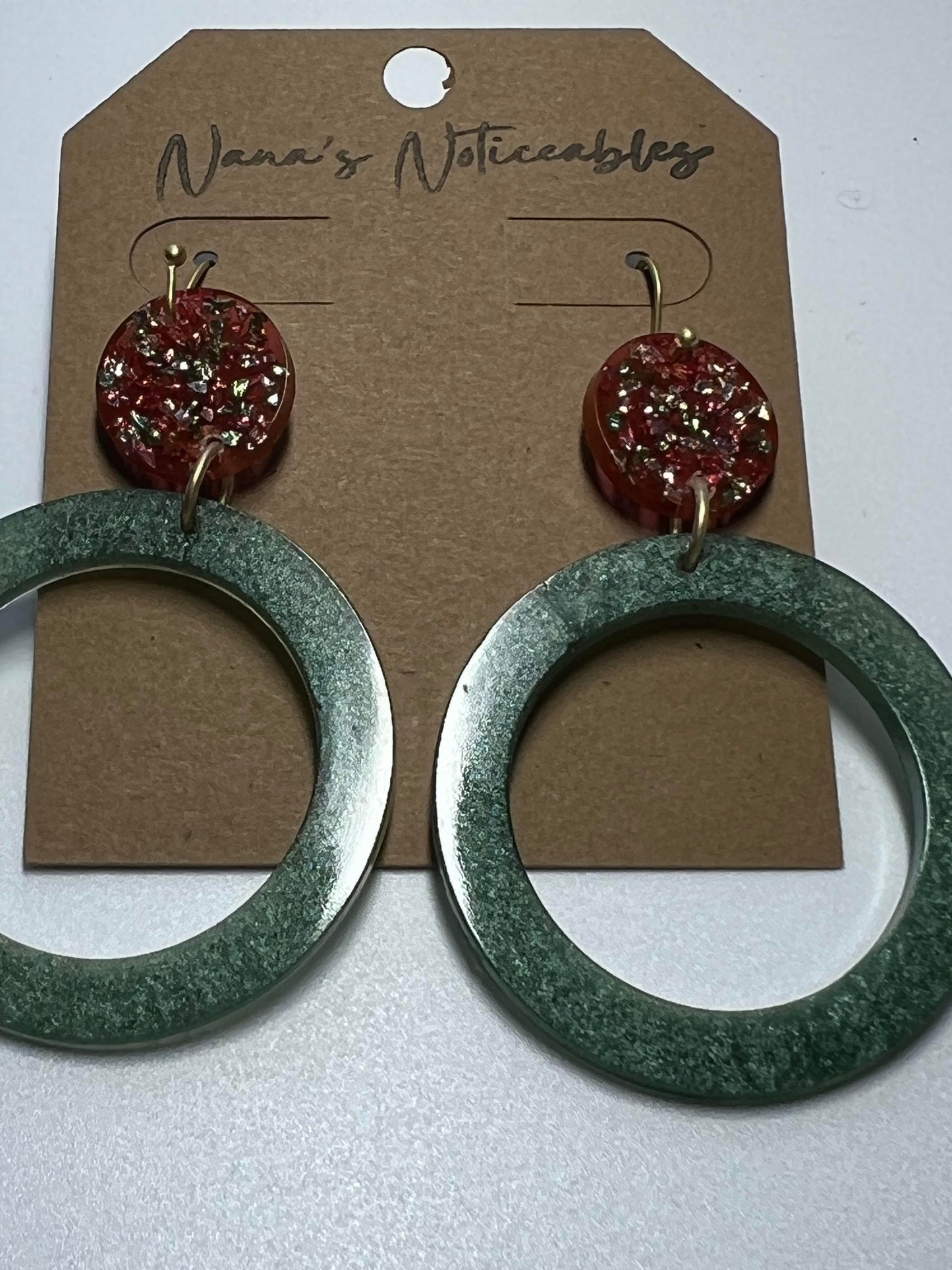 RESIN MULTI GLITTER CIRCLE AND A GREEN CIRCLE