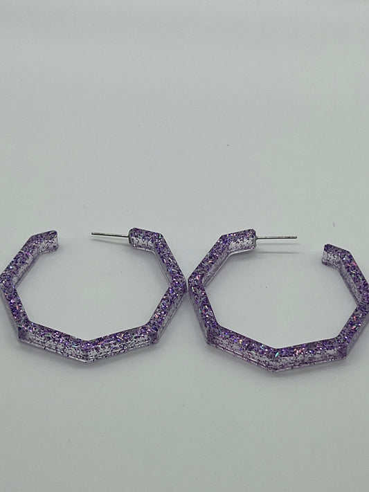 RESIN OCTAGON HOOP POST IN TRANSLUCENT MULTI PURPLE GLITTER