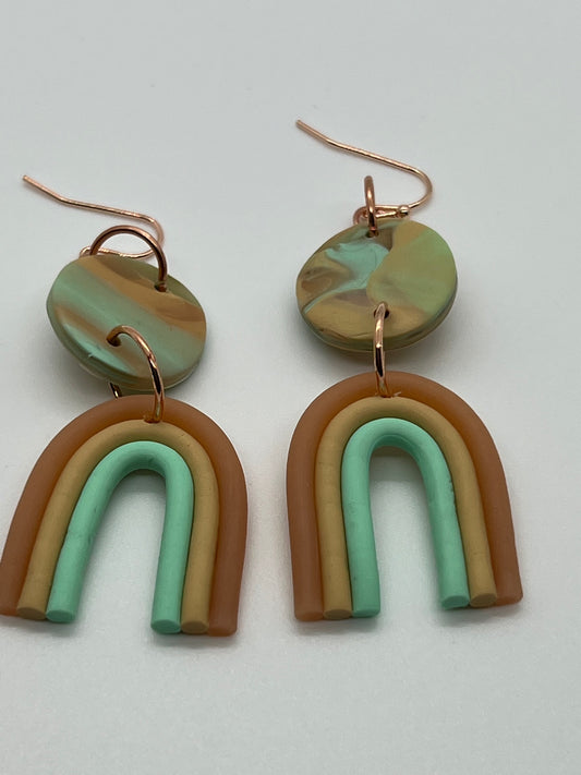 POLYMER RAINBOW WITH CIRCLE POST IN MINT GREEN, BEIGE & TAUPE