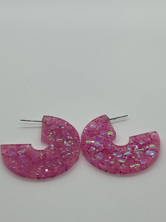 RESIN CIRCLE HOOP POST IN MULTI SPARKLE PINK