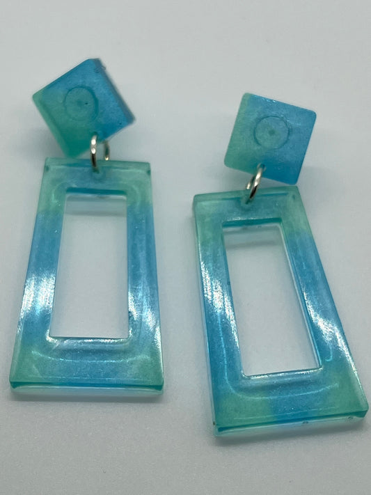 RESIN OPEN RECTANGLE WITH SQUARE POST IN TRANSLUCENT GREEN & TEAL SHIMMER