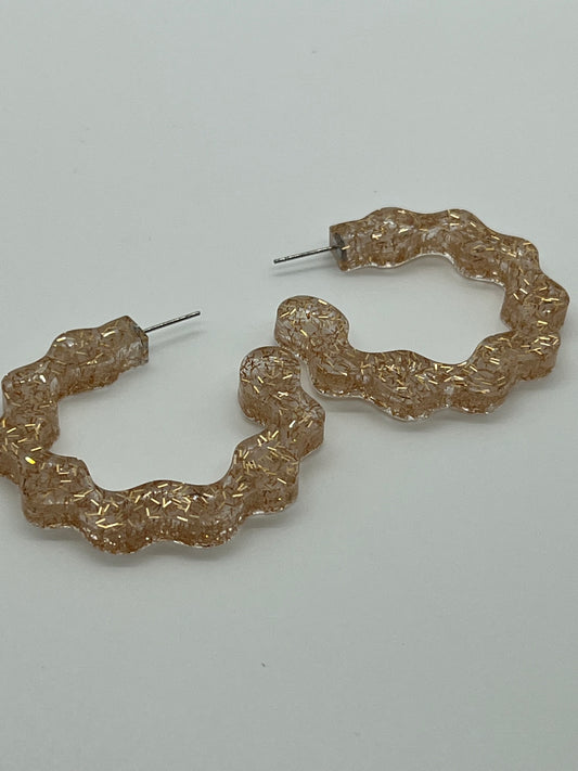 RESIN RUFFLE HOOP IN TRANSLUCENT GOLD GLITTER