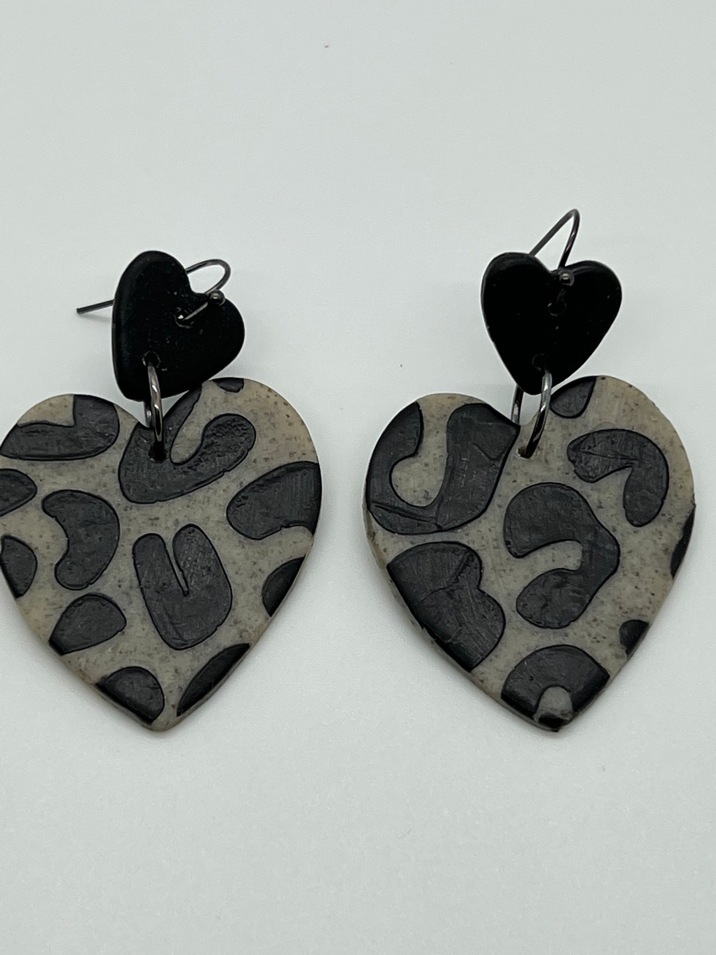 POLYMER HEARTS IN GRANITE WITH BLACK LEOPARD PRINT