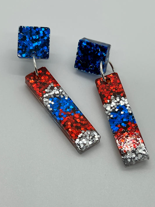 RESIN RECTANGLE WITH SQUARE POST IN RED,WHITE & BLUE GLITTER