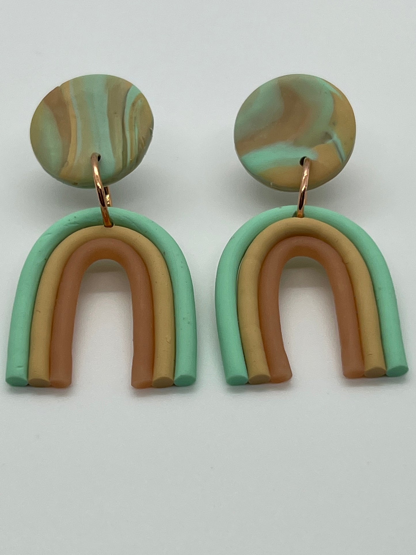 POLYMER RAINBOW WITH CIRCLE POST IN MINT GREEN, BEIGE & TAUPE