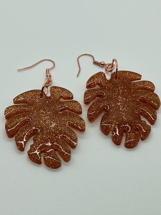 RESIN LEAF IN AMBER GLITTER