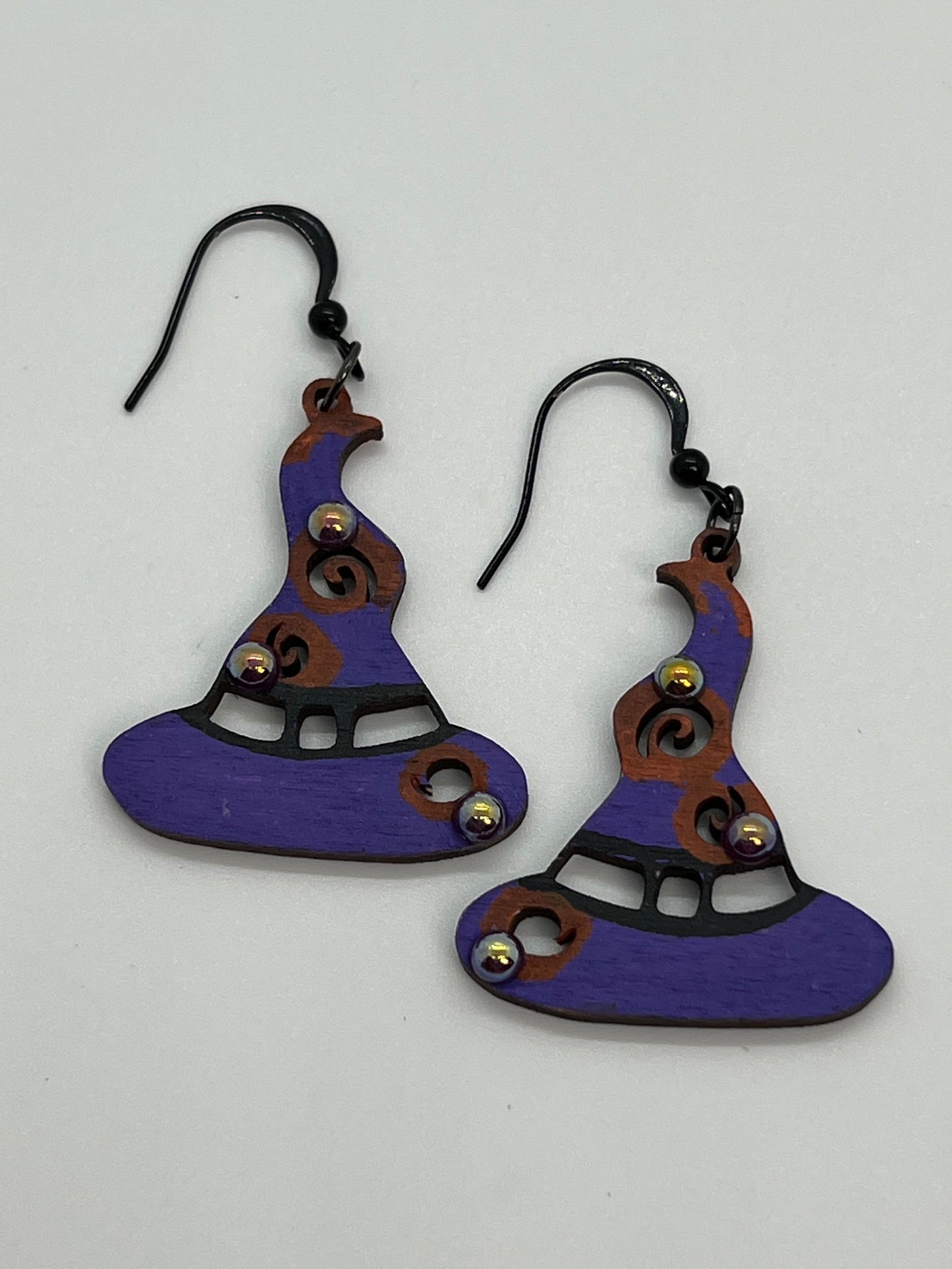 WOOD WITCHES HAT IN PURPLE ORANGE AND BLACK