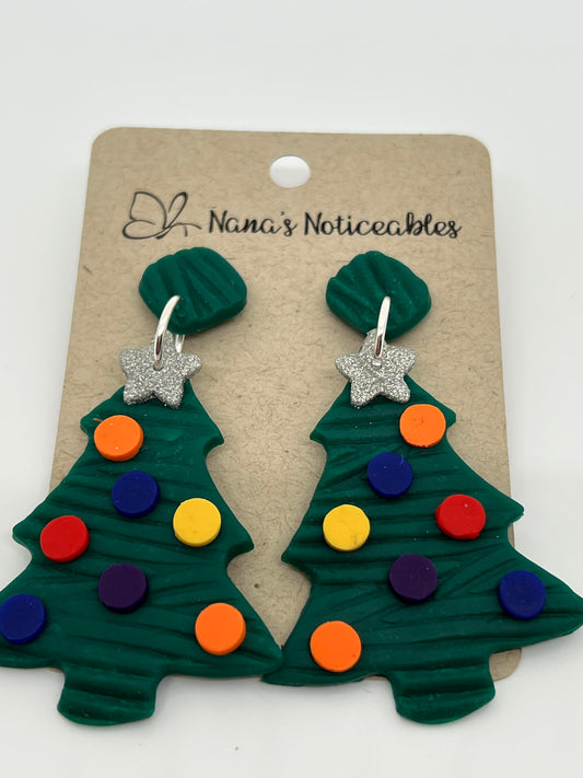 POLYMER CHRISTMAS TREE ON DARK GREEN