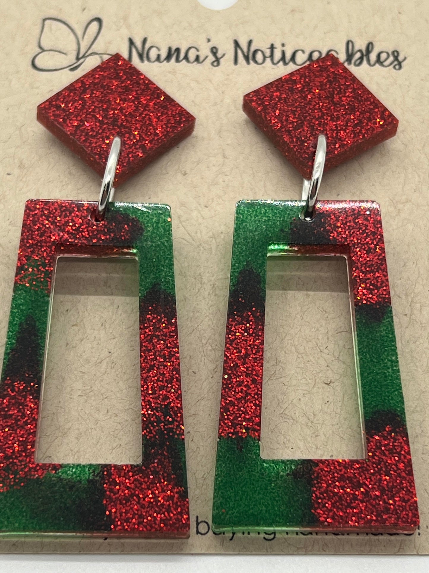 RESIN OPEN TRIANGLE IN RED AND GREEN GLITTER