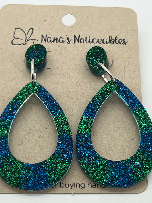 RESIN OPEN TEAR DROP IN GREEN AND BLUE GLITTER