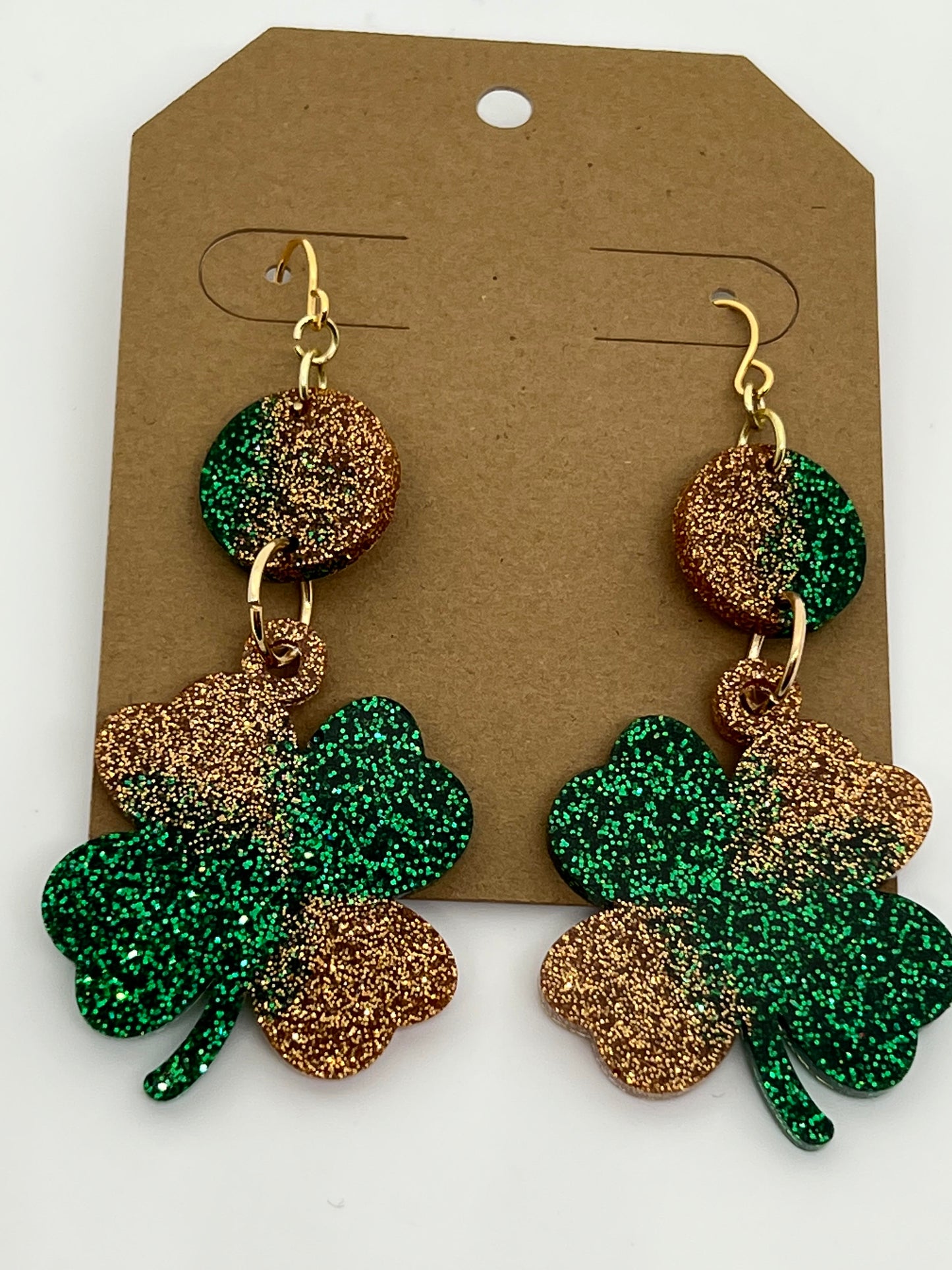 RESIN SHAMROCK IN SPARKLE GOLD AND GREEN