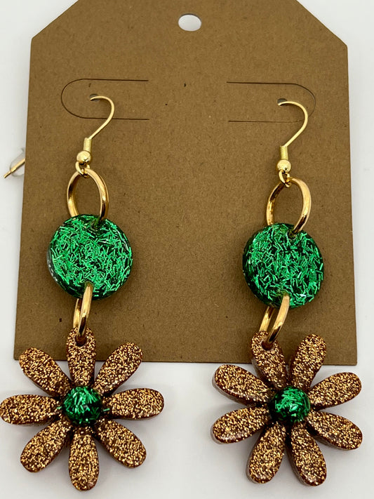 RESIN DAISY DROPS IN SPARKLE GREEN AND GOLD