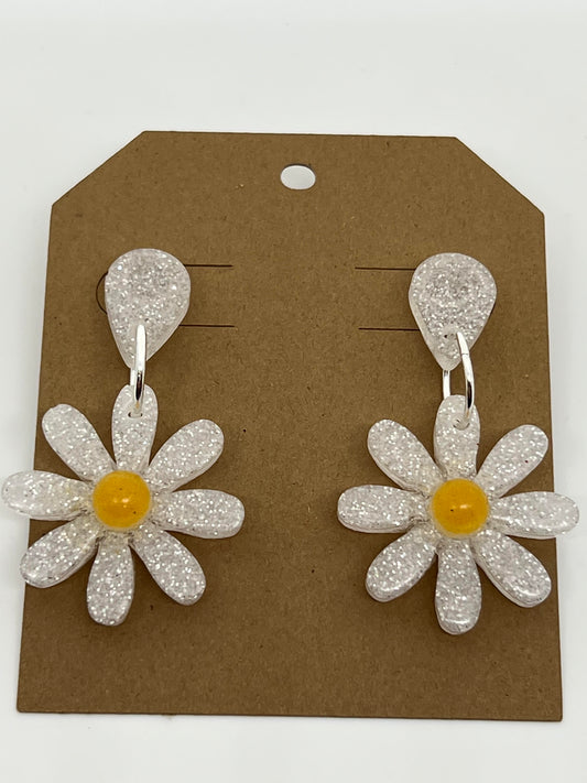 RESIN DAISY DROP IN SPARKLE WHITE AND YELLOW