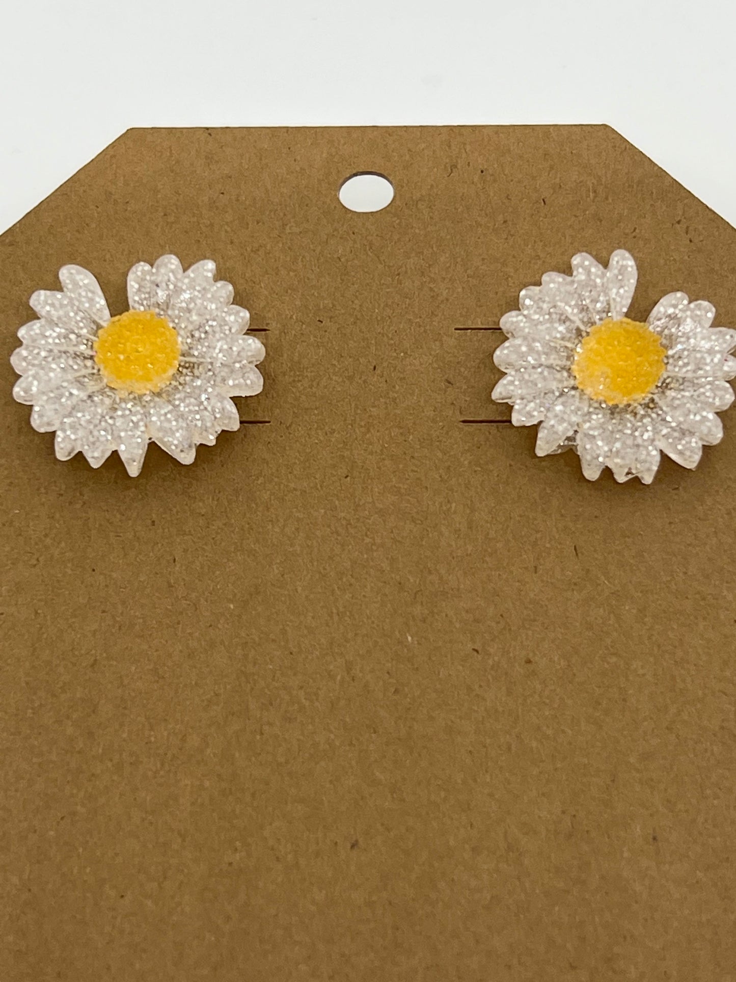 RESIN FORGET ME NOT SMALL DAISY IN SPARKLE WHITE AND YELLOW