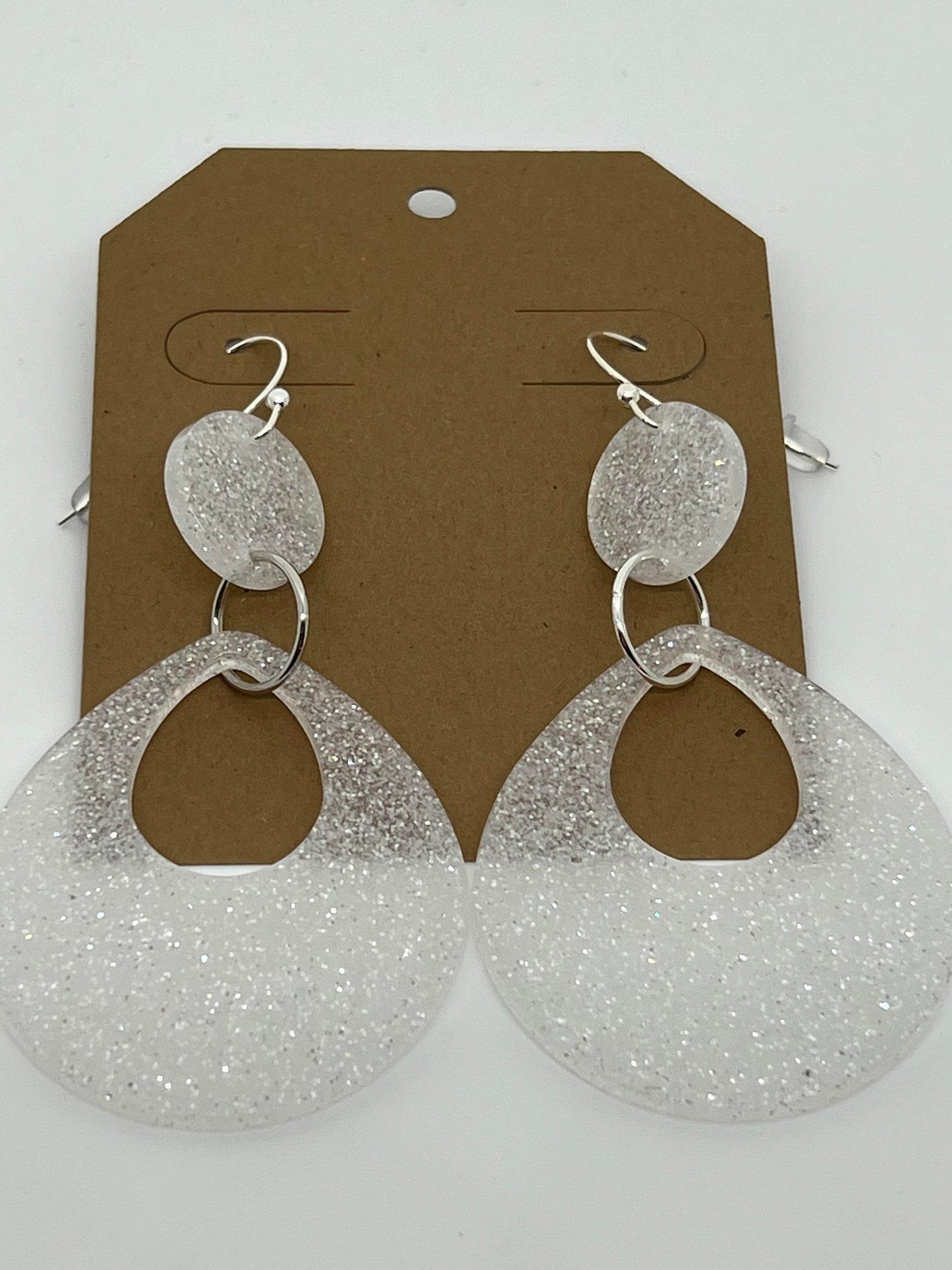 RESIN OPEN TEAR DROP IN SPARKLE WHITE