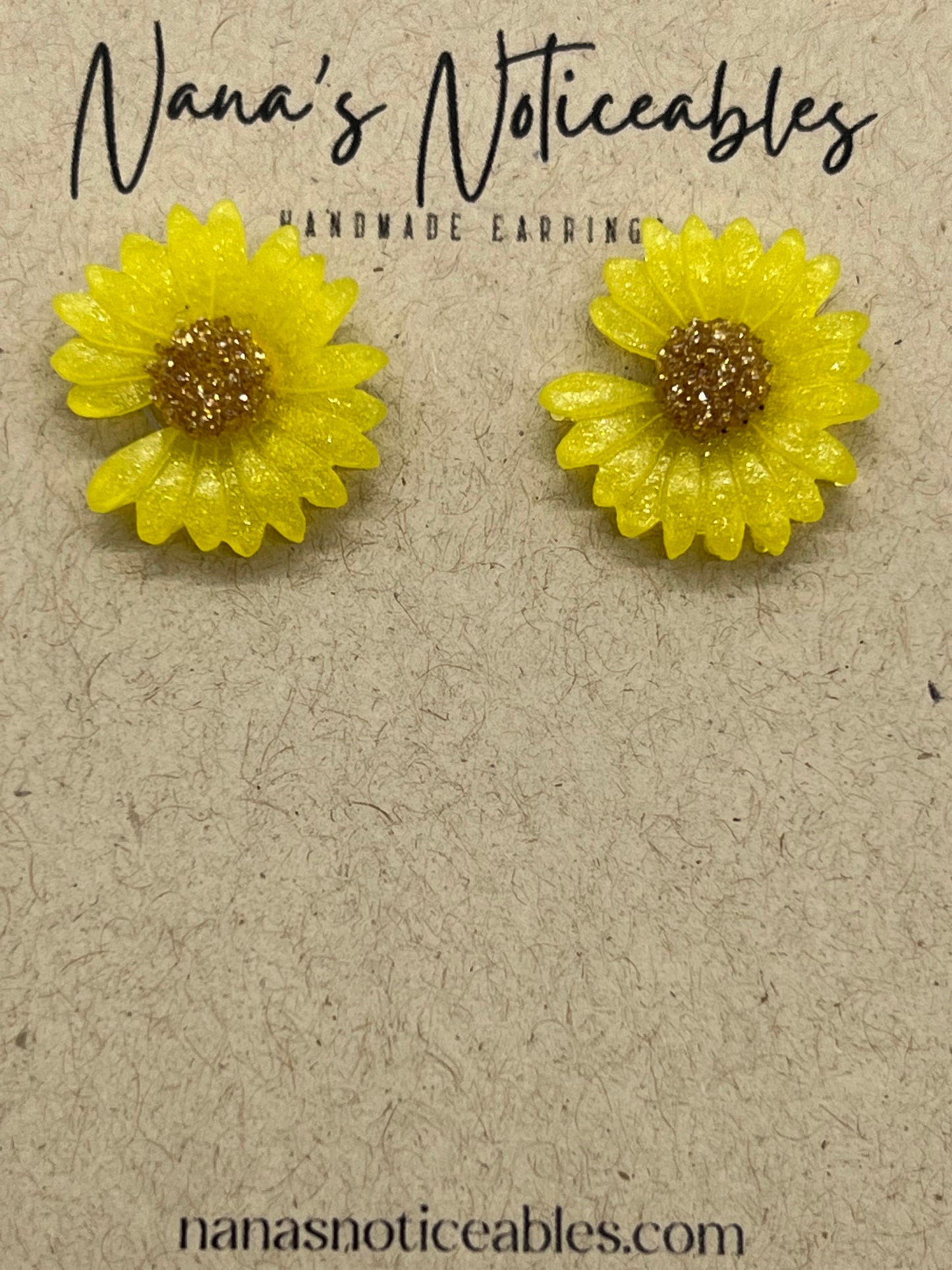 RESIN FORGET ME NOT DAISY IN YELLOW