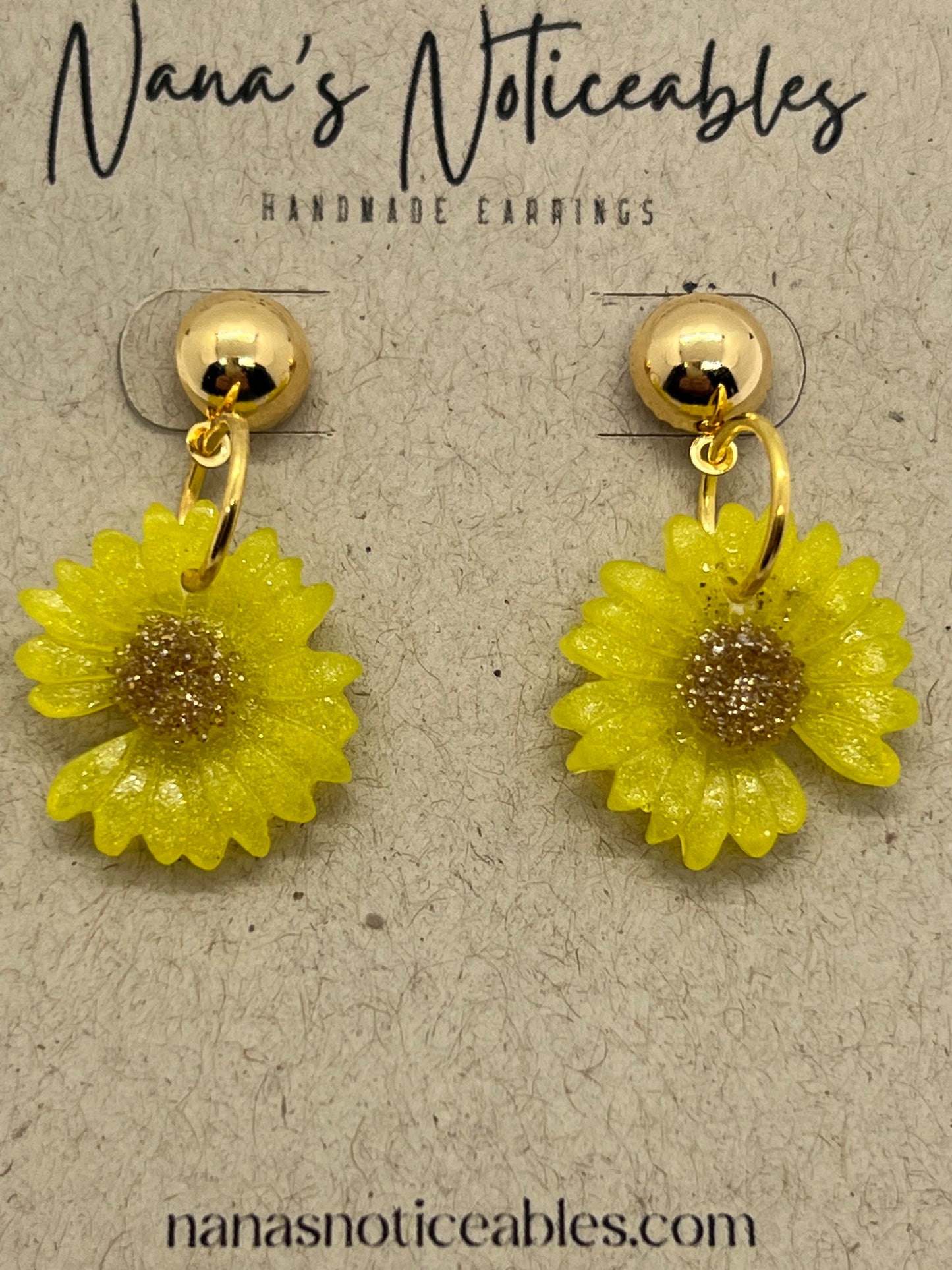 RESIN FORGET ME NOT DAISY DROP IN YELLOW