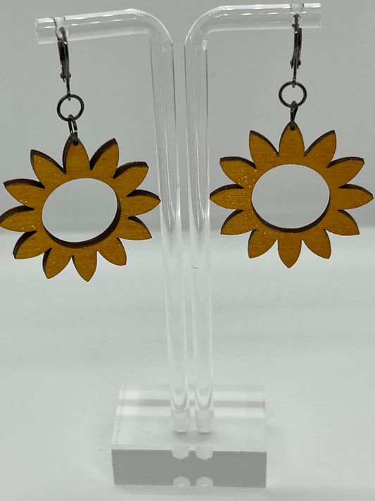 WOOD SMALL SUN FLOWER IN YELLOW SHIMMER STAIN